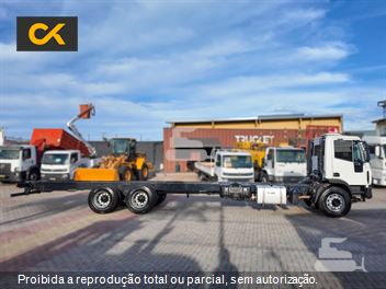 Caminhão Iveco TECTOR 260E30 6x4 2p (Diesel)(E5)