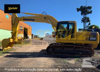 Escavadeira Komatsu PC200