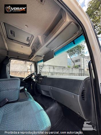 Caminhão Mercedes-Benz Atego 2425 3-Eixos 2p (diesel)