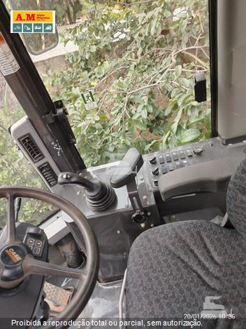 Pá Carregadeira Case 621E