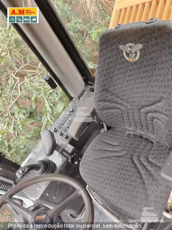 Pá Carregadeira Case 621E