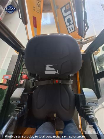 Mini-Retroescavadeira JCB 1CX