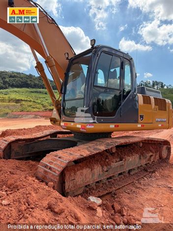 Escavadeira Case CX220B