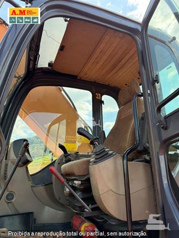 Escavadeira Case CX220B