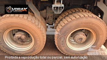 Caminhão Mercedes-Benz Axor 3131 6x4 2p (diesel)(E5)
