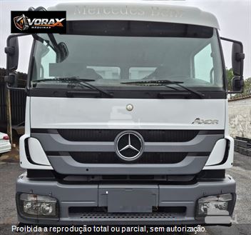 Caminhão Mercedes-Benz Axor 3131 6x4 2p (diesel)(E5)