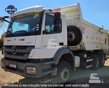 Caminhão Mercedes-Benz Axor 3131 6x4 2p (diesel)(E5)