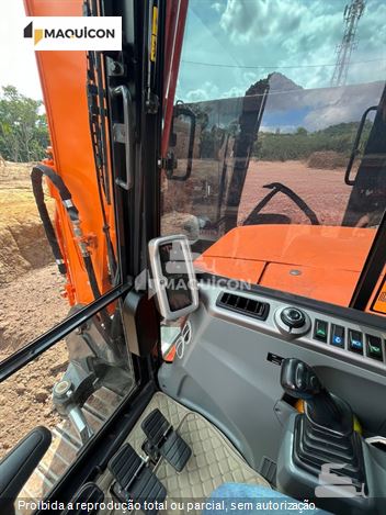Mini-Escavadeira Develon DX80R