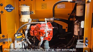 Escavadeira Hyundai R220LC-9