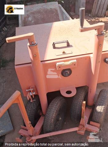 Extrusoras de Guias Sarjetas IMB 900 G