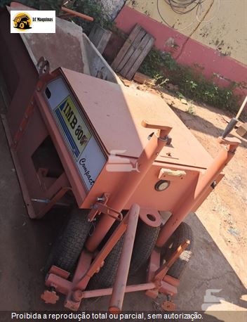 Extrusoras de Guias Sarjetas IMB 900 G