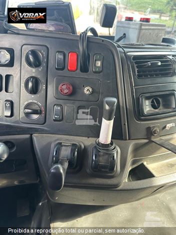 Caminhão Mercedes-Benz Axor 2041 S 2p (Diesel) (E5)