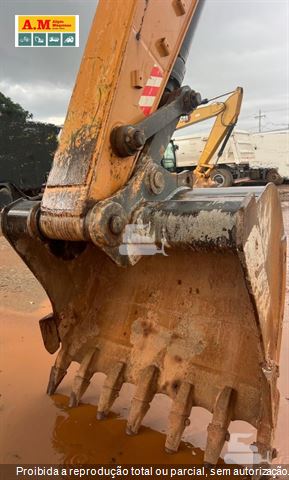 Escavadeira Case CX220B