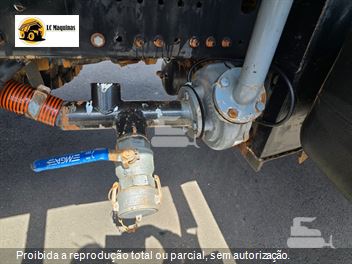 Caminhão Mercedes-Benz Axor 3131 6x4 2p (diesel)(E5)