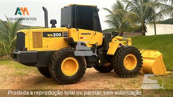 Pá Carregadeira Komatsu WA200
