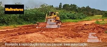 Trator de Esteira Caterpillar D6E