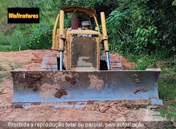 Trator de Esteira Caterpillar D6E