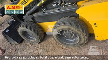 Mini-Carregadeira New Holland L318