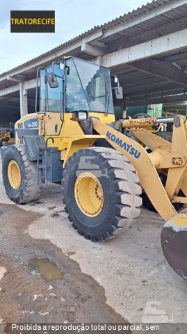 Pá Carregadeira Komatsu WA200