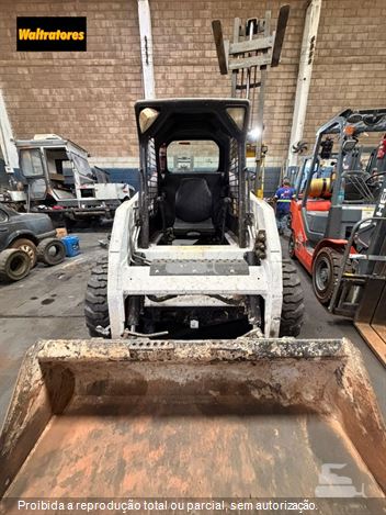 Mini-Carregadeira Bobcat S150