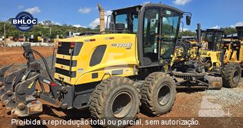 Motoniveladora New Holland RG170B