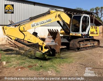 Escavadeira New Holland E215 B