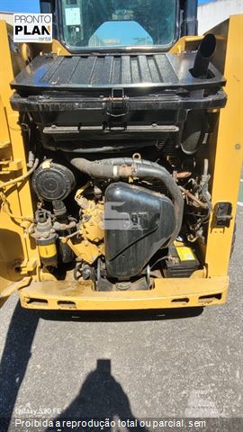 Mini-Carregadeira Caterpillar 226B 3