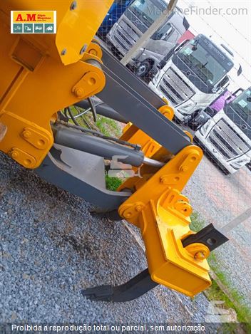 Trator de Esteira John Deere 700J-II