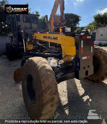 Motoniveladora New Holland RG140B