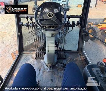 Motoniveladora New Holland RG140B