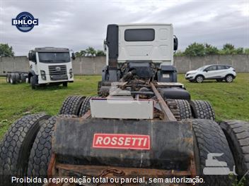 Caminhão Volkswagen 31-320 E Constellation 6x4 3-Eixos 2p (Diesel)