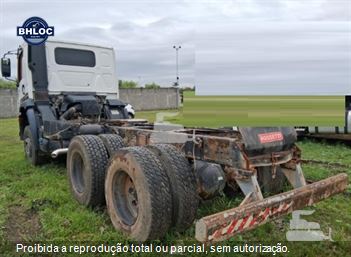 Caminhão Volkswagen 31-320 E Constellation 6x4 3-Eixos 2p (Diesel)
