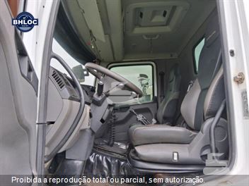 Caminhão Volkswagen 31-320 E Constellation 6x4 3-Eixos 2p (Diesel)