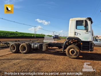 Caminhão Volkswagen 31-330 E Constellation 6x4 2p (Diesel)(E5)