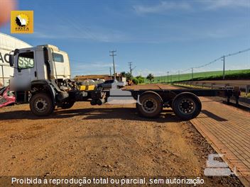Caminhão Volkswagen 31-330 E Constellation 6x4 2p (Diesel)(E5)