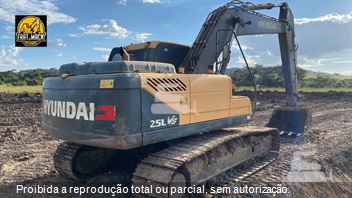Escavadeira Hyundai R225L VS