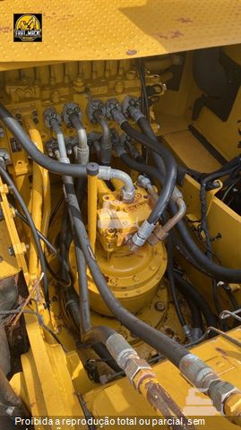 Escavadeira Caterpillar 320GC