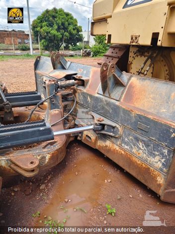 Trator de Esteira New Holland D150 B