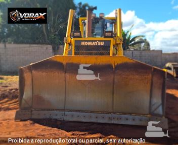Trator de Esteira Komatsu D85