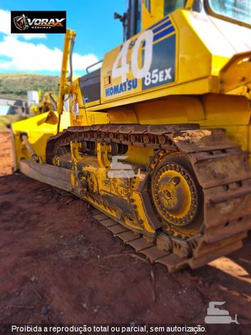 Trator de Esteira Komatsu D85
