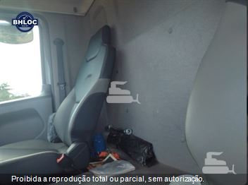Caminhão Volkswagen 31-320 E Constellation 6x4 3-Eixos 2p (Diesel)