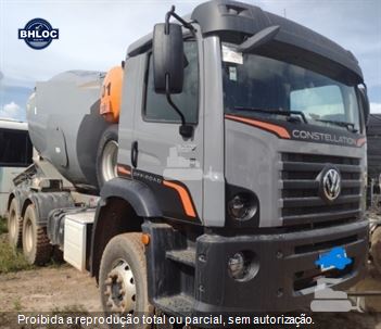 Caminhão Volkswagen 31-320 E Constellation 6x4 3-Eixos 2p (Diesel)