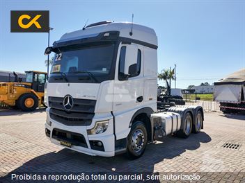 Caminhão Mercedes-Benz Actros 2651 S 6x4 2p (Diesel)(E5)