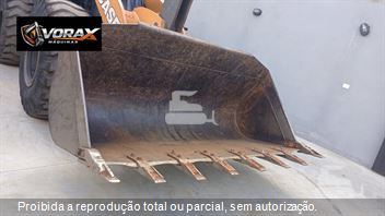 Pá Carregadeira Case 621E