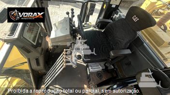 Motoniveladora Caterpillar 140K