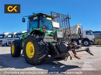 Trator Agrícola John Deere 7215J