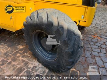 Retro Escavadeira New Holland B95B