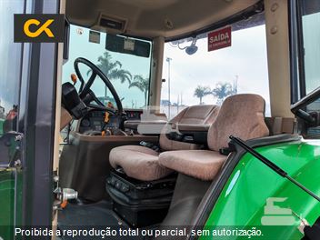 Trator Agrícola John Deere 7215J