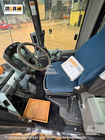 Pá Carregadeira Case 621E