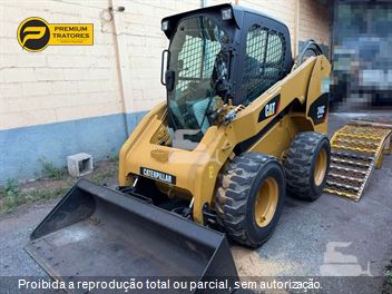 Mini-Carregadeira Caterpillar 246C